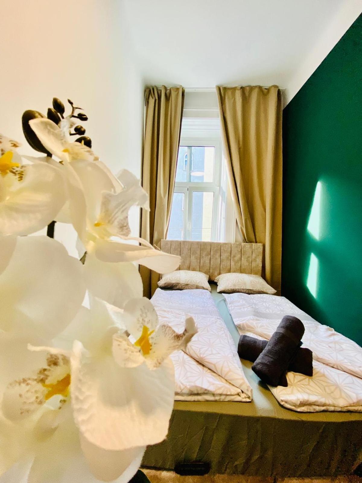 8 Fully Equipped Studio Shared Apt W Terrace Margareten Відень Екстер'єр фото