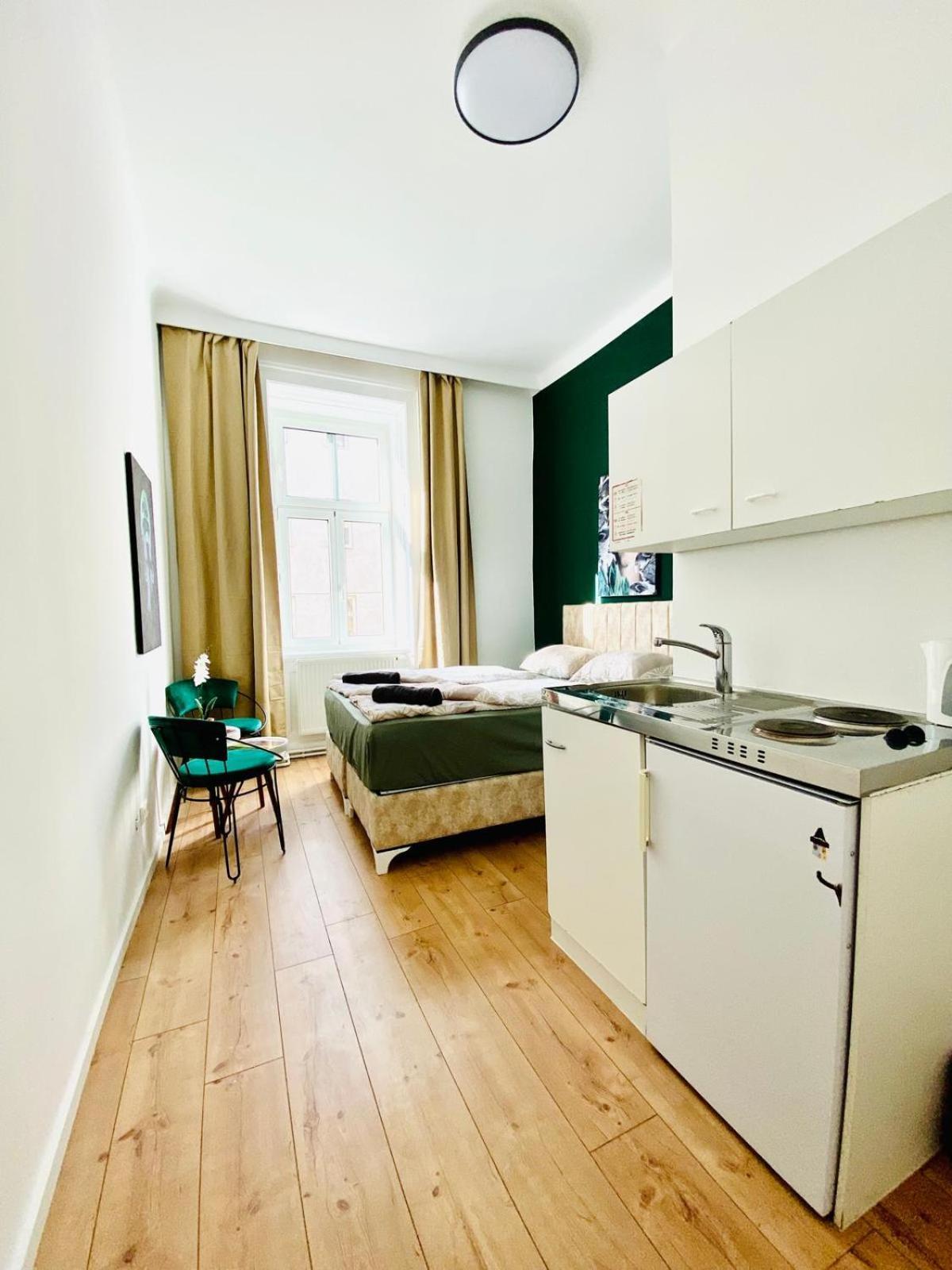 8 Fully Equipped Studio Shared Apt W Terrace Margareten Відень Екстер'єр фото