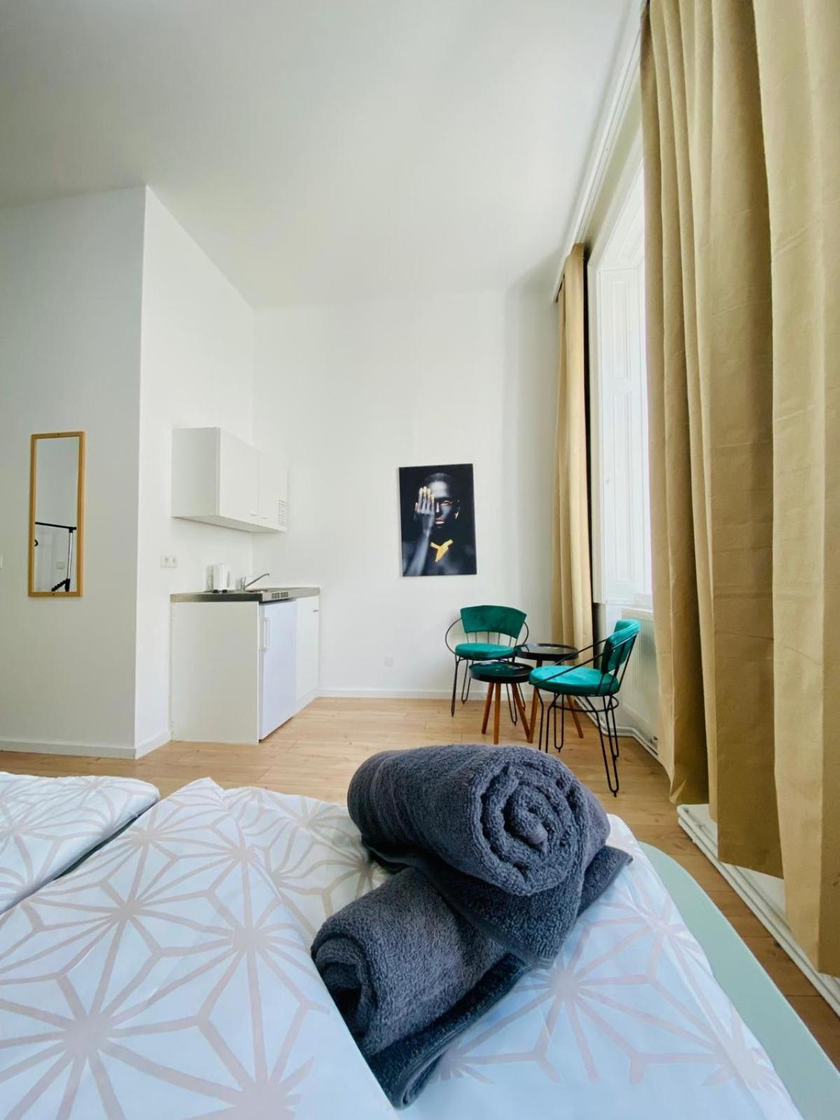 8 Fully Equipped Studio Shared Apt W Terrace Margareten Відень Екстер'єр фото