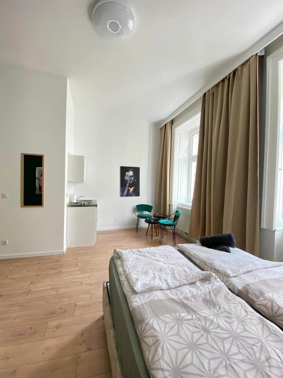 8 Fully Equipped Studio Shared Apt W Terrace Margareten Відень Екстер'єр фото