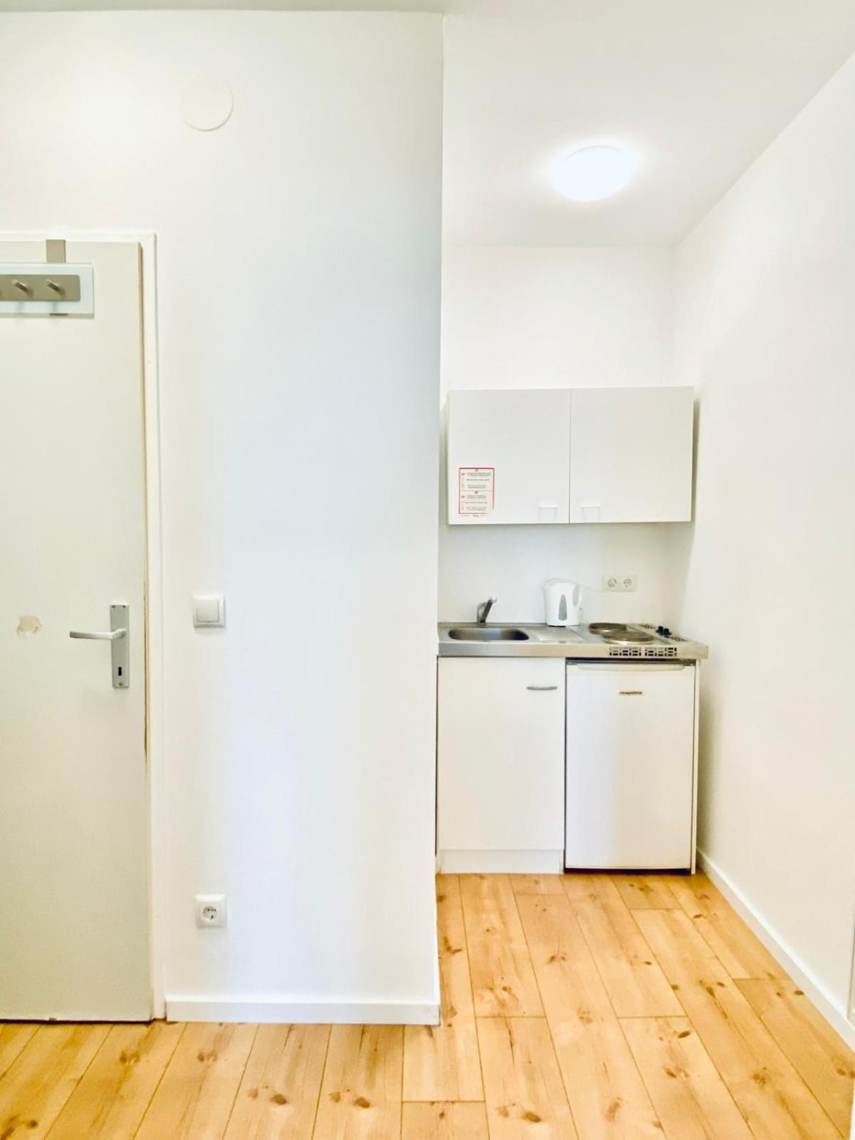 8 Fully Equipped Studio Shared Apt W Terrace Margareten Відень Екстер'єр фото