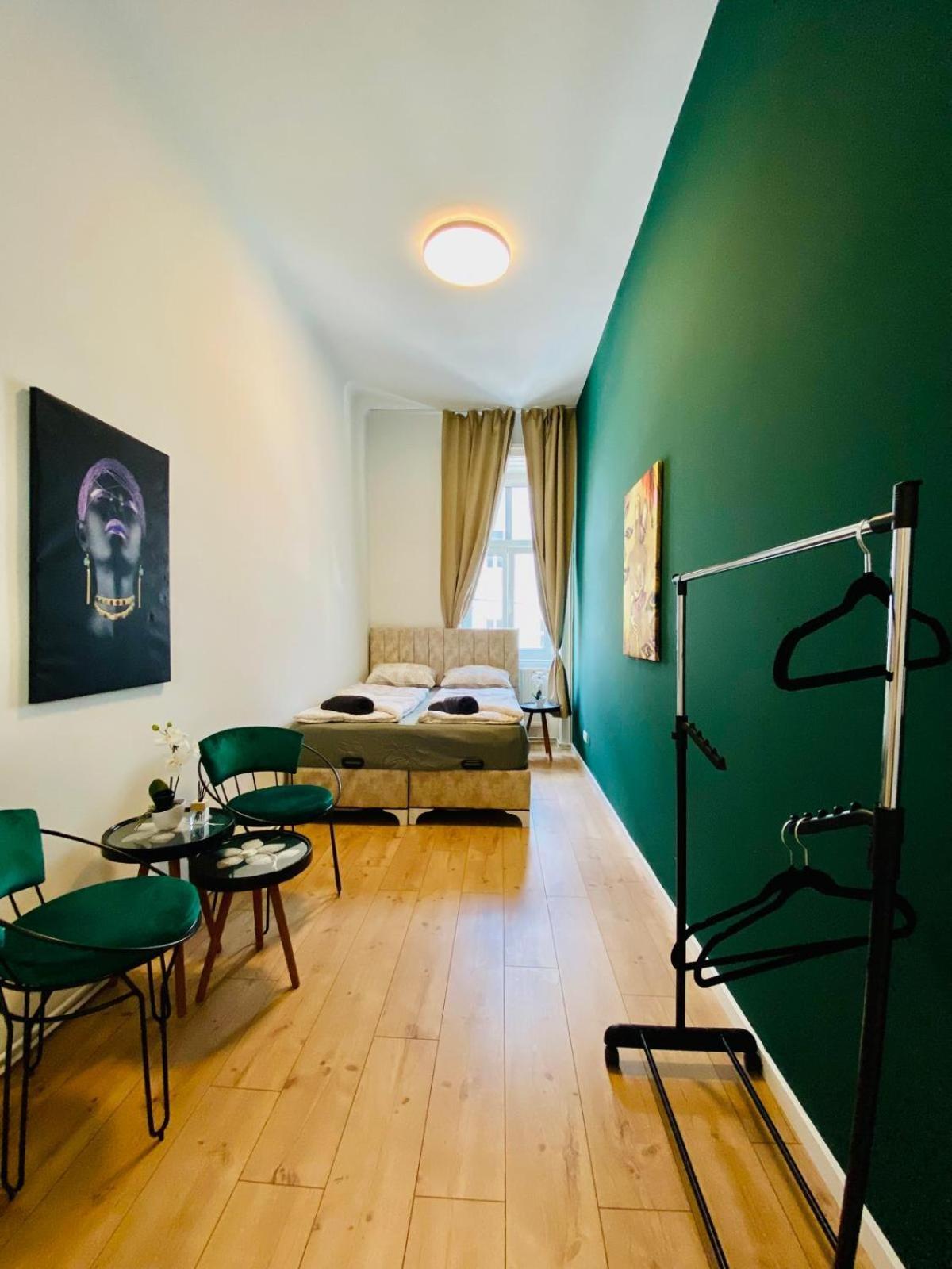 8 Fully Equipped Studio Shared Apt W Terrace Margareten Відень Екстер'єр фото